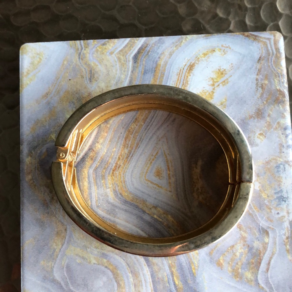Gold/tan bangle - Picture 4 of 4